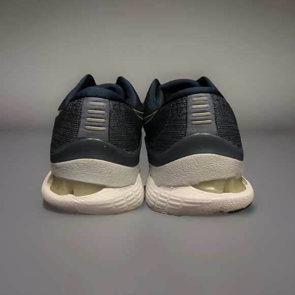 ASICS Women’s Gel-Kayano 28 - Picture 4 of 6